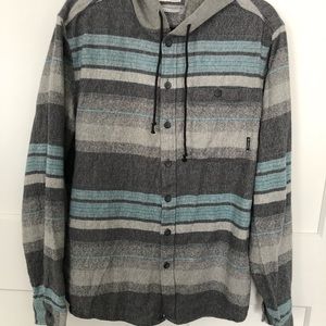 Men’s Billabong hooded button up!